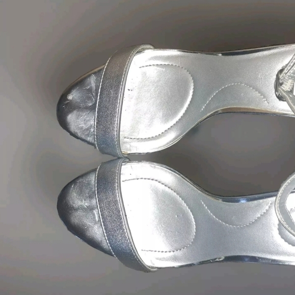 Bandolino Madia Silver Heels Size 6.5M Ankle Strap Metallic Grey Pumps SB5#17 - Picture 7 of 8